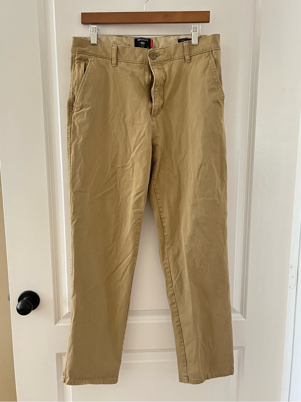 Dockers Men's Tan Chino Pants Straight Leg 32x30”